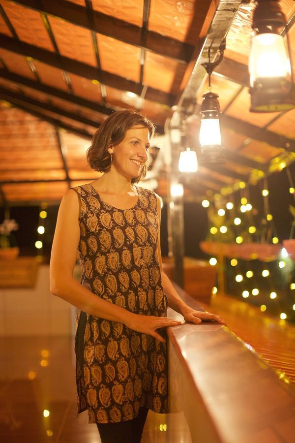 Roses Inn Fortkochi Kochi Exterior foto